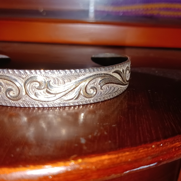 SOLD!! Silver cuff bracelet Montana silverSmith - Picture 2 of 3